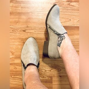 American Eagle suede side zip ankle booties